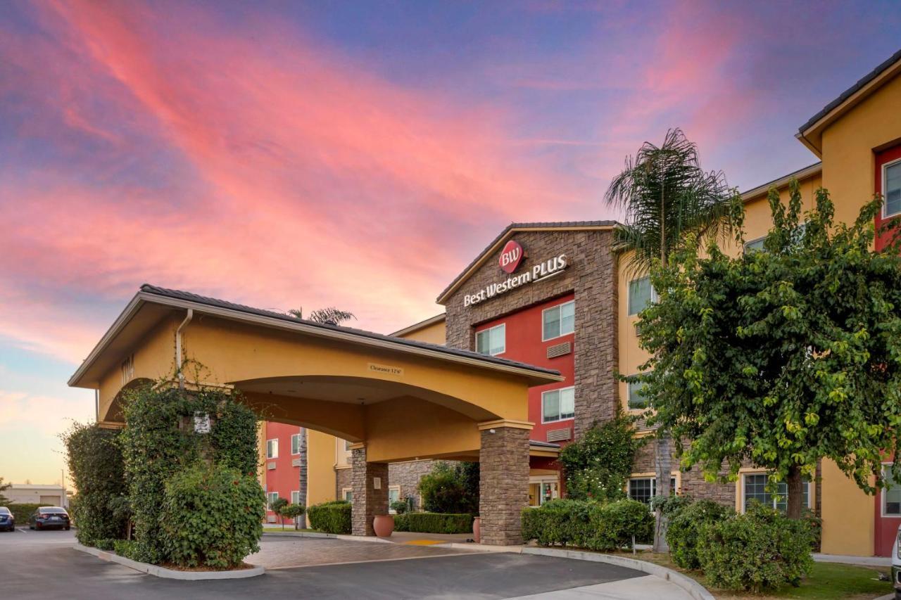 Best Western Plus Wasco Inn & Suites Exterior photo