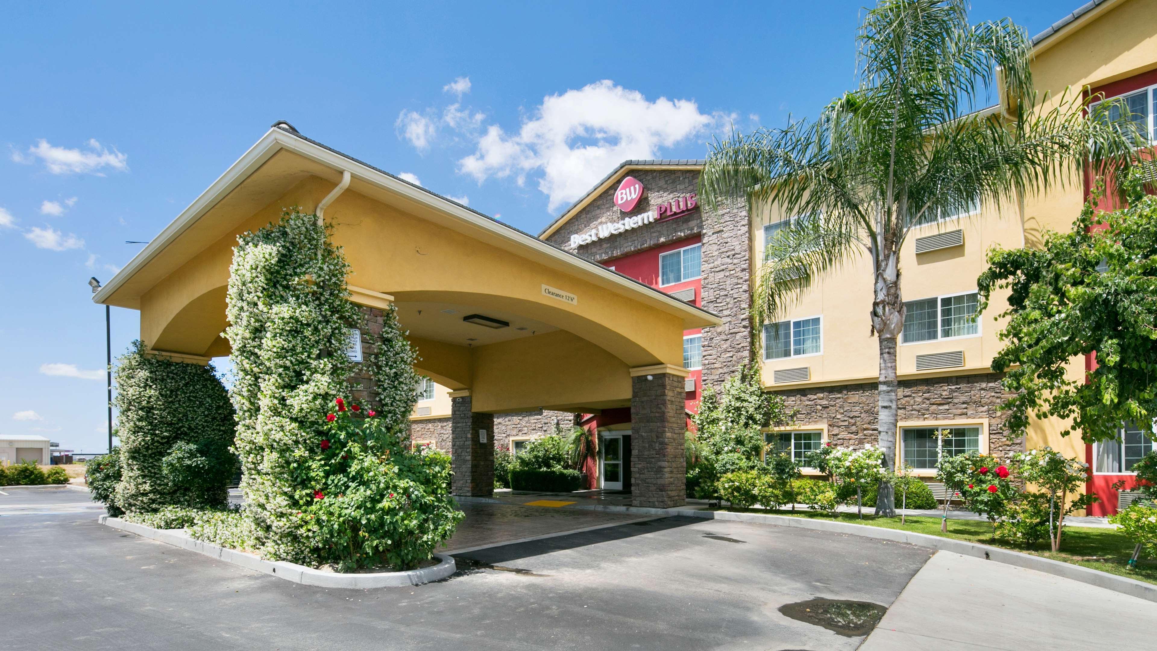 Best Western Plus Wasco Inn & Suites Exterior photo