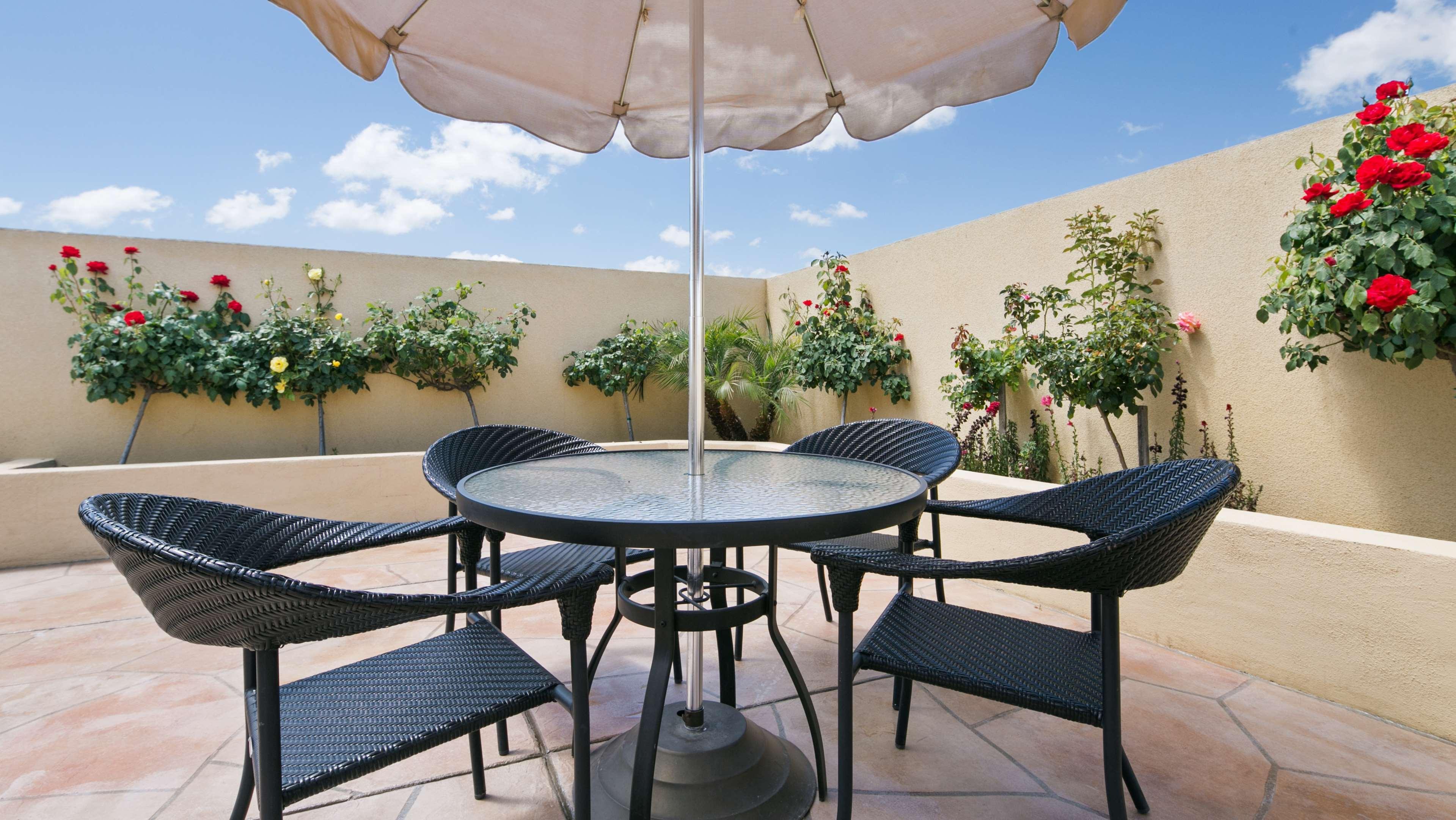 Best Western Plus Wasco Inn & Suites Exterior photo
