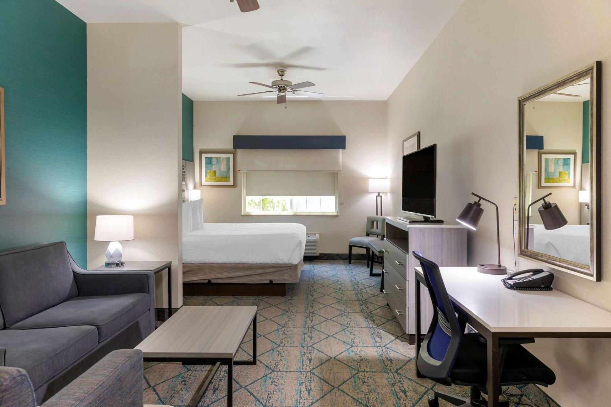 Best Western Plus Wasco Inn & Suites Exterior photo