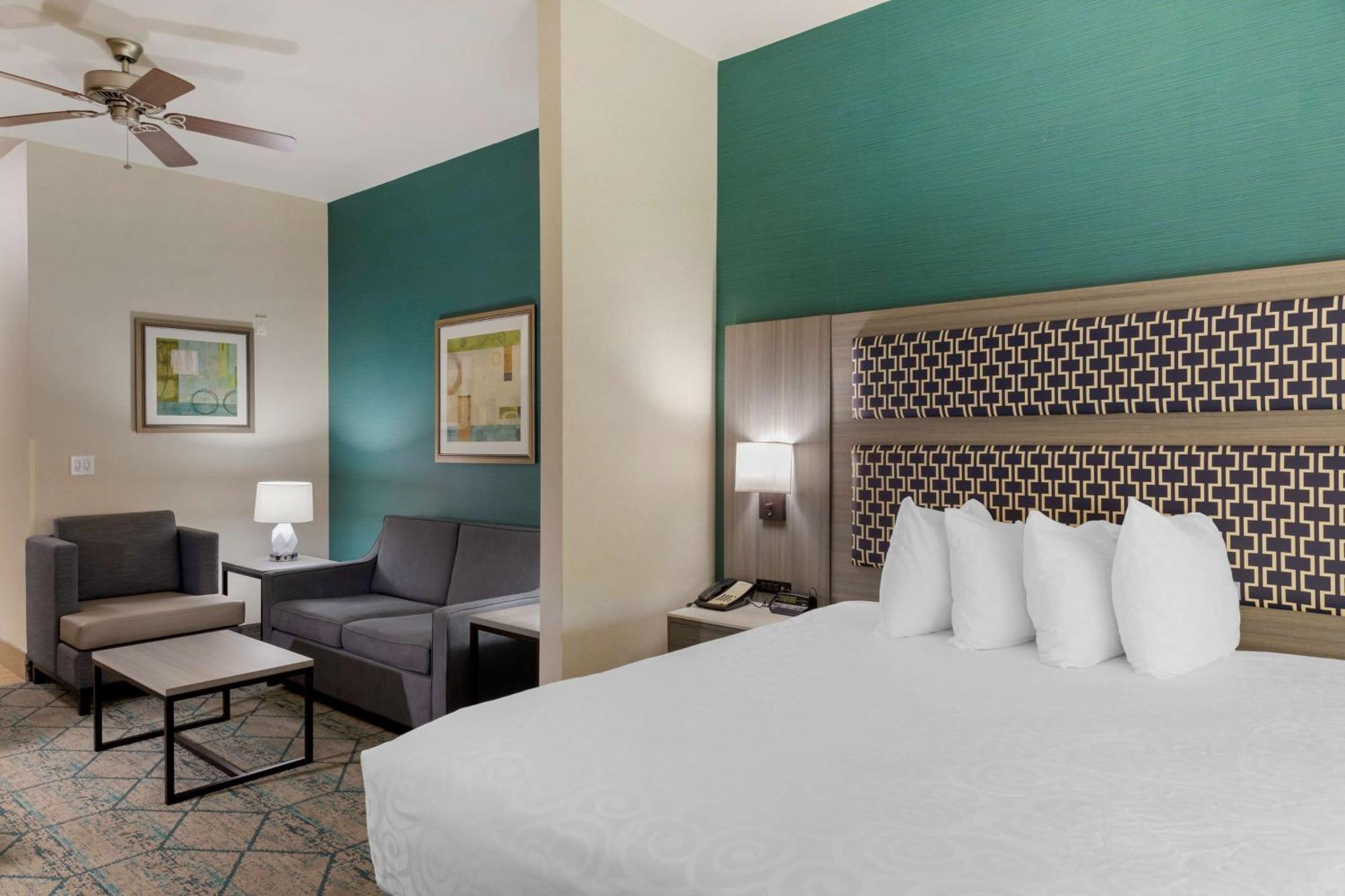 Best Western Plus Wasco Inn & Suites Exterior photo