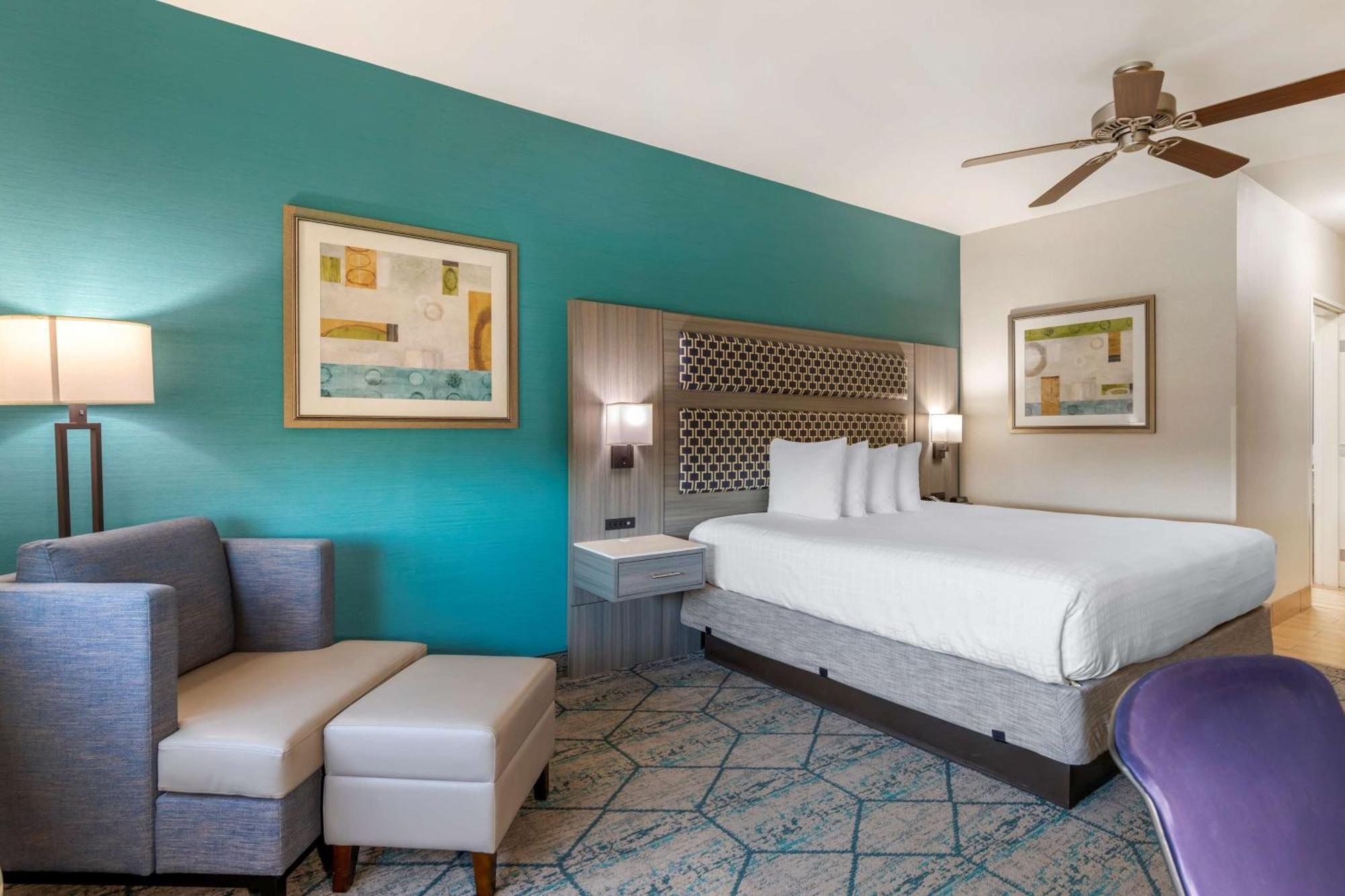 Best Western Plus Wasco Inn & Suites Exterior photo
