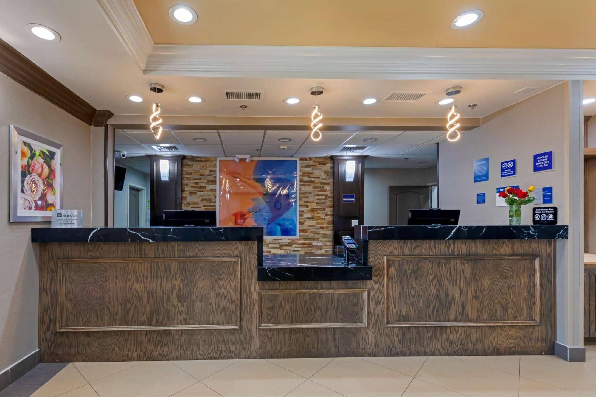 Best Western Plus Wasco Inn & Suites Exterior photo