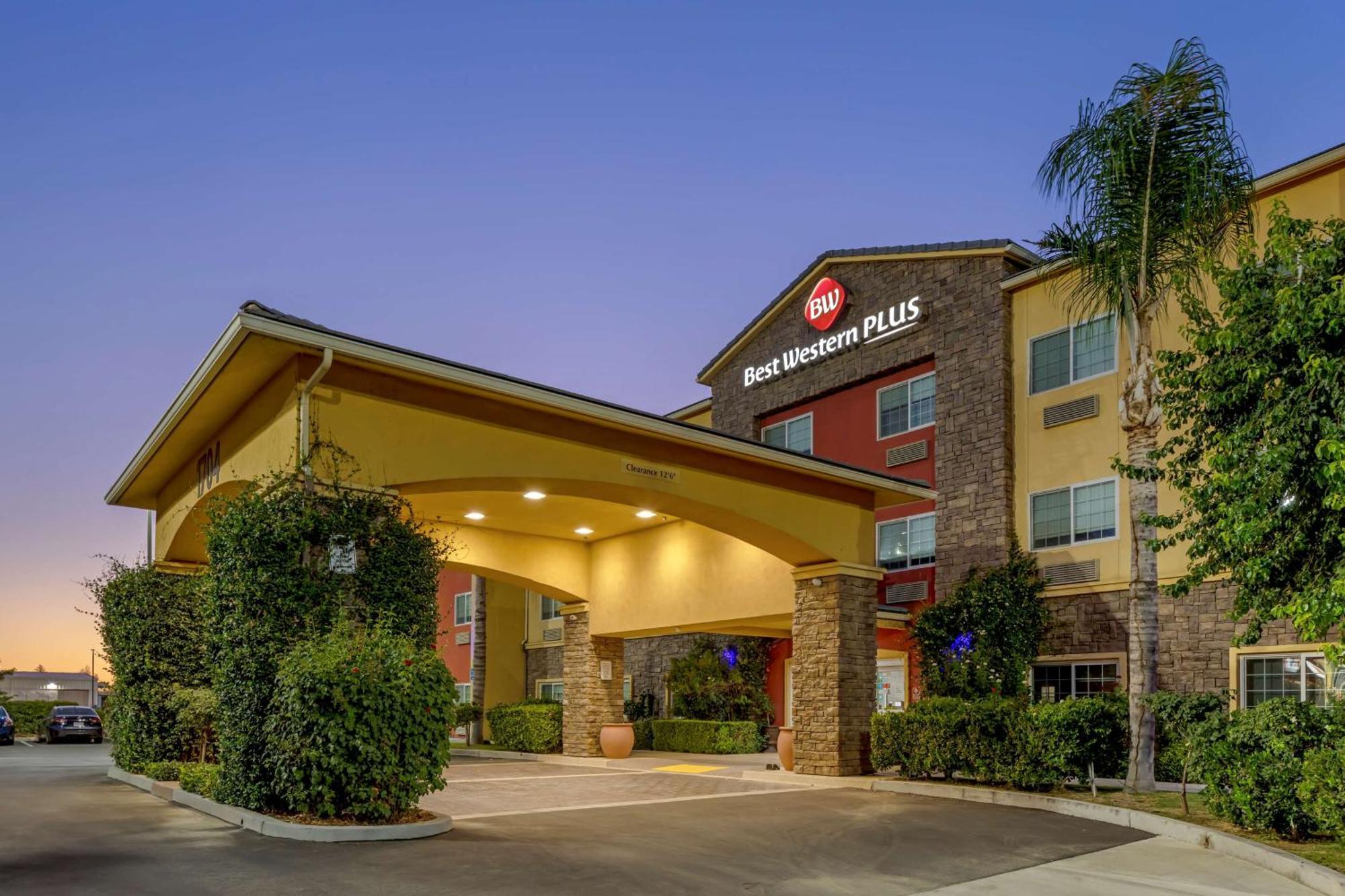 Best Western Plus Wasco Inn & Suites Exterior photo